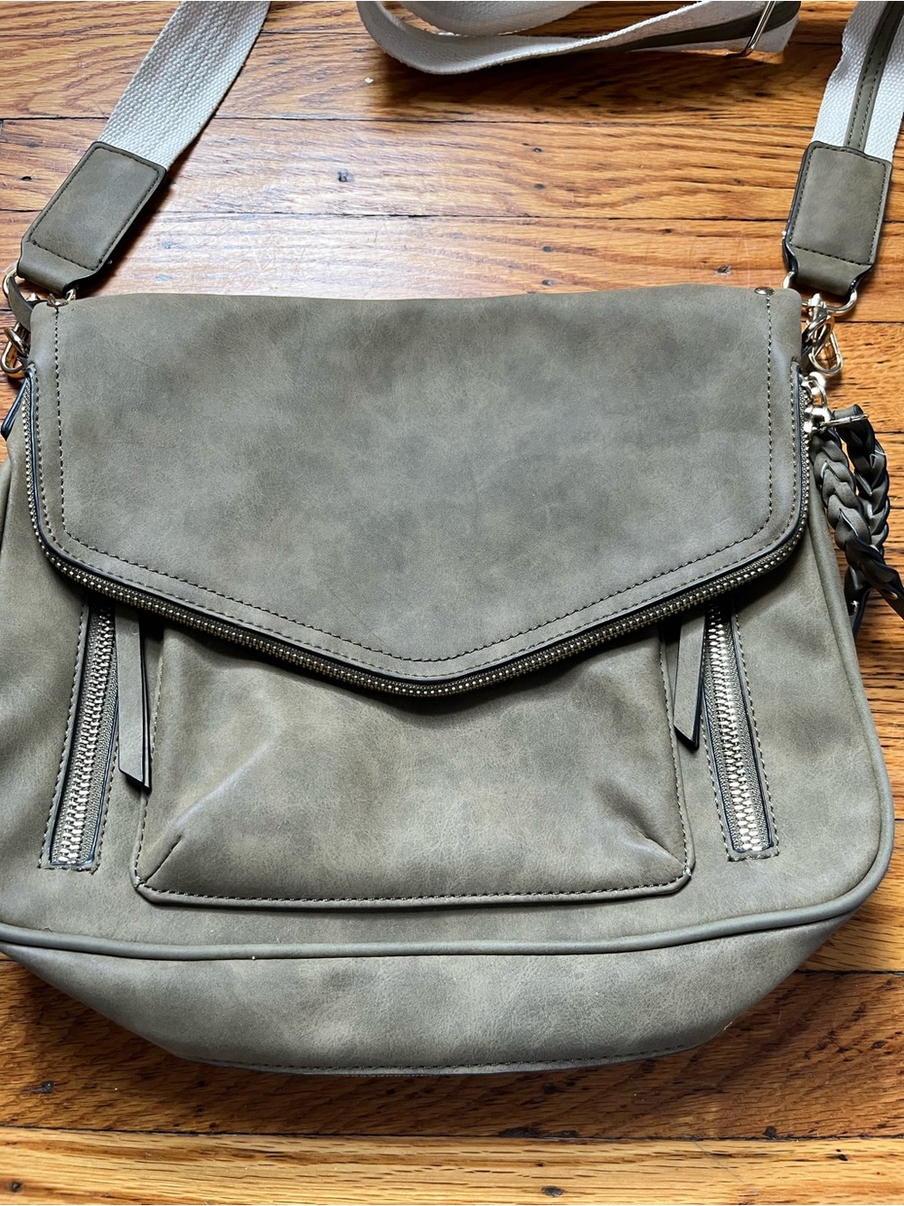 Crossbody Flap Bag in Olive Green